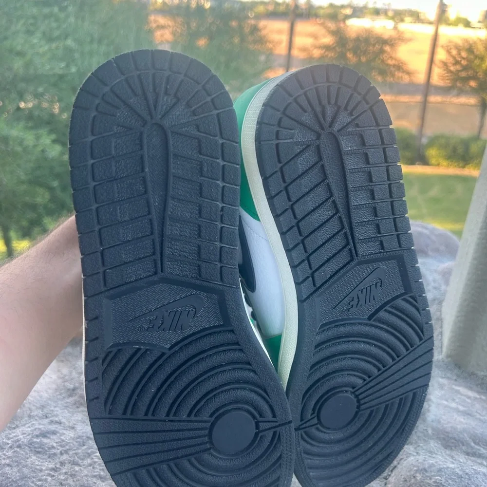 Air Jordan 1 Lucky Green